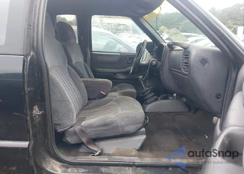 1998 Chevrolet S-10 Ls Fleetside z USA, uszkodzony, nr VIN 1GCCS1944WK227871